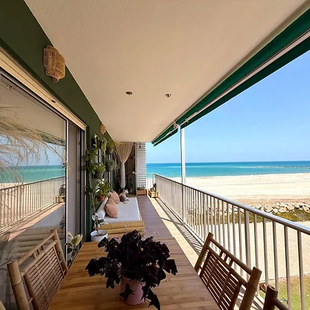 Tranquilo Y Luminoso Junto Al Mar Apartamento *
